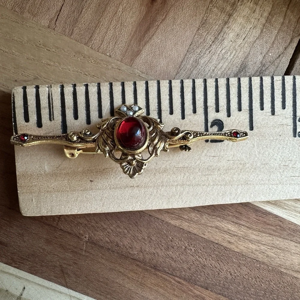 VTG Avon Koala Bear Gold Tone Mama Baby‎ Stick Pin  Red Cabochon 2 Bar Brooches